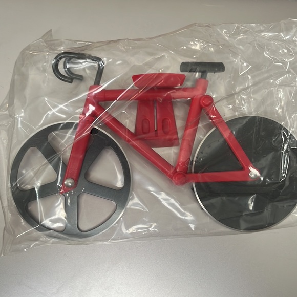 NIB Red Bicycle Double Pizza Cutter with Stand - Picture 11 of 11